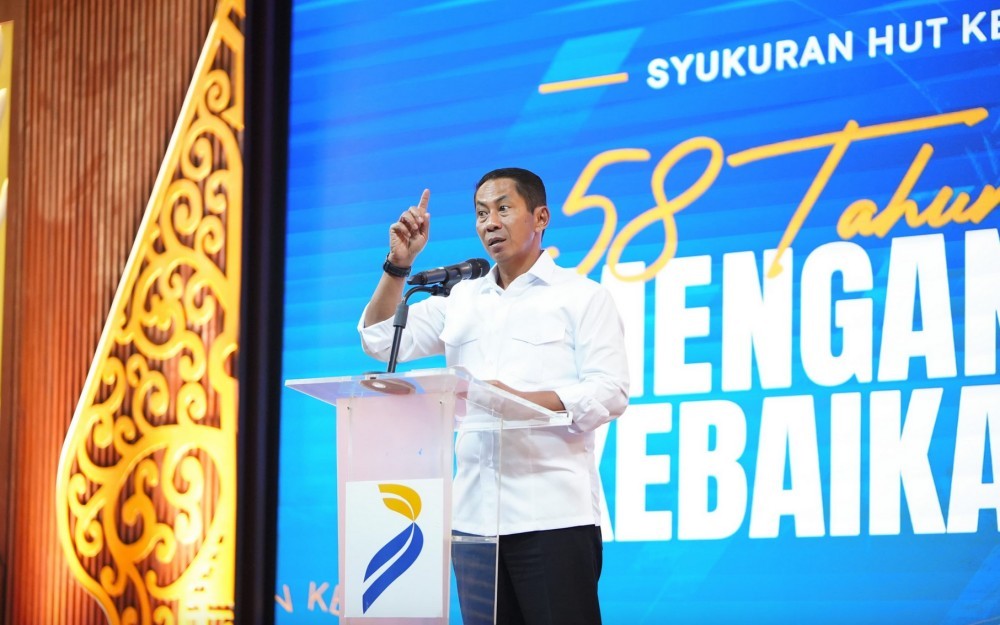 Mantan Dirut Bulog Letjen TNI Novi Helmy Prasetya (Bulog)