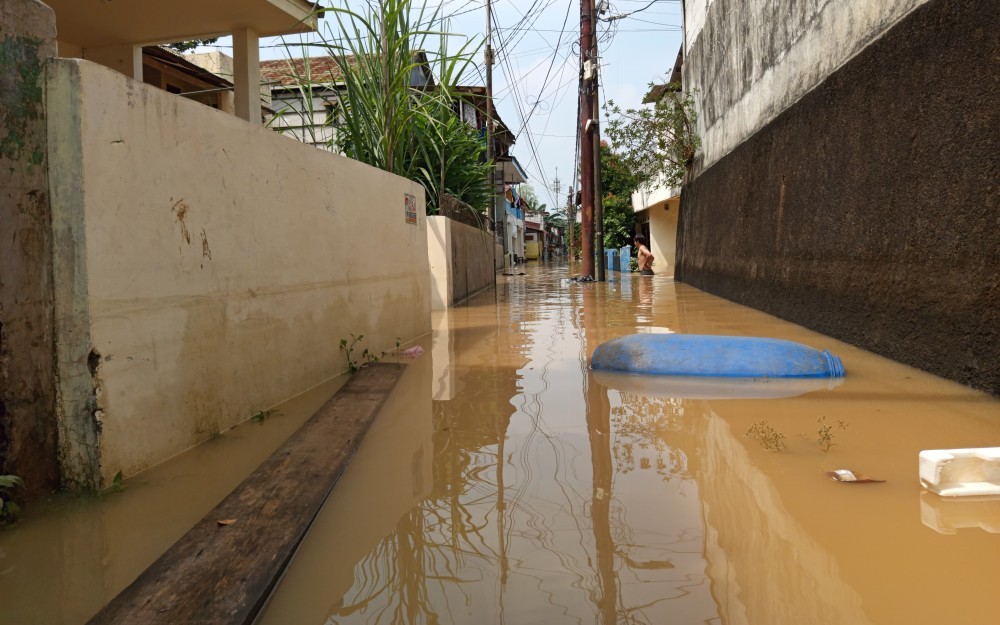 Permukiman di Kelurahan Bidara Cina, Kecamatan Jatinegara, Jakarta Timur, dilanda banjir. (Jonathan Simanjuntak/iNews Media Group)