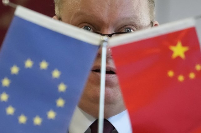 China Larang Pembelian Perangkat Medis dari Eropa. (Foto: AP Photo)