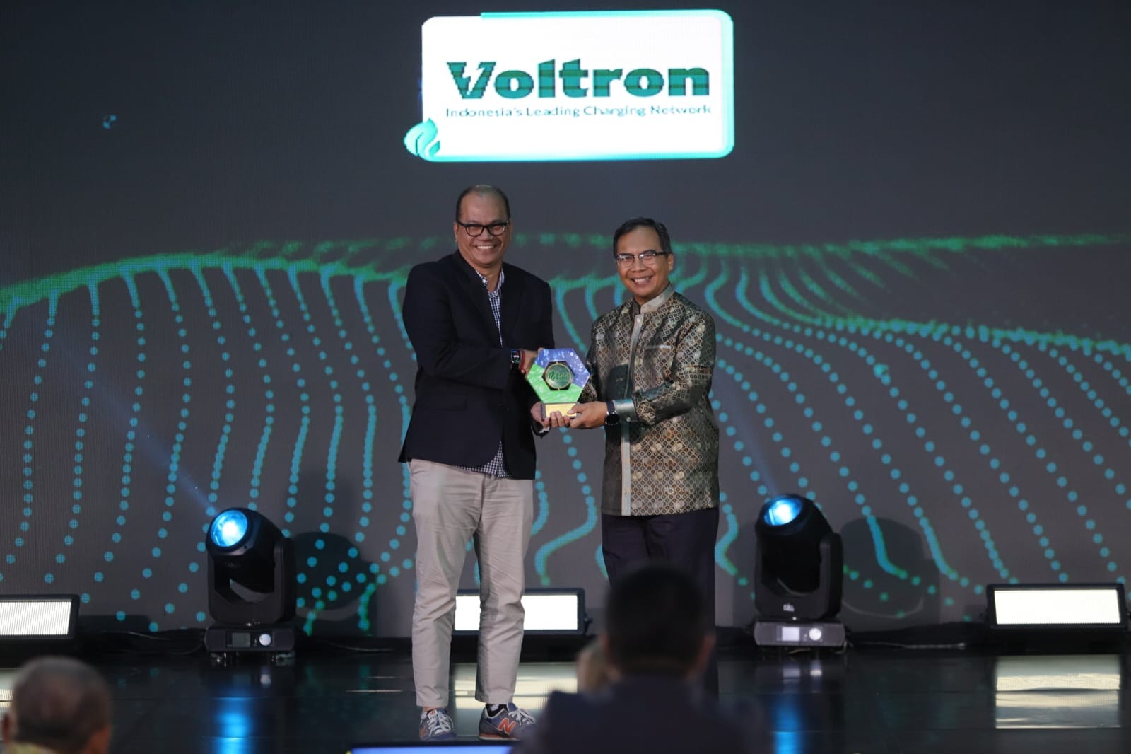 Voltron Indonesia Raih Penghargaan IDX Channel Anugerah ESG 2025 untuk Jasa Energi Terbarukan (FOTO:Aldhi Chandra/iNews Media Group)