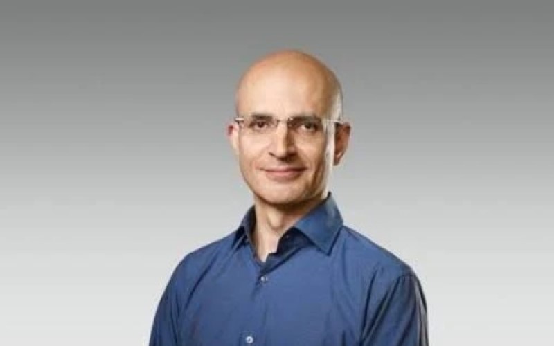 Perusahaan raksasa teknologi AS, Apple mengangkat Sabih Khan sebagai Direktur Operasional (Chief Operating Officer atau COO). (Foto: Dok. Apple)
