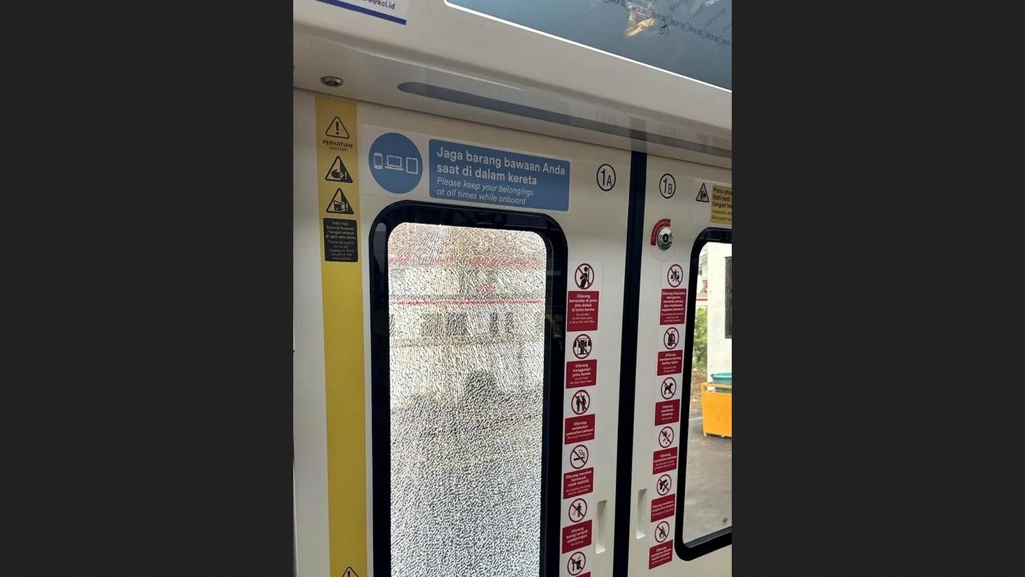 KCI Berhasil Amankan Pelaku Pelempar Batu KRL Baru, Terancam 15 Tahun Penjara. (Foto KAI)