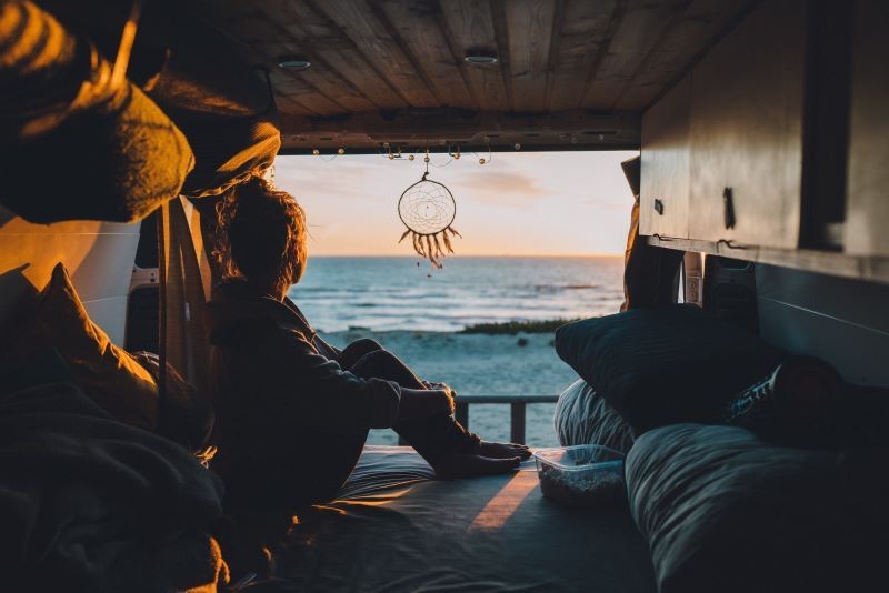 Apakah Slow Living dan Pemalas Itu Sama? Ini Penjelasannya. (Foto: Apakah Slow Living dan Pemalas Itu Sama)