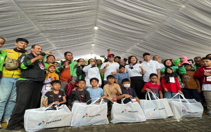 Pertamina Siap Lanjutkan Program 1.000 Seragam Sekolah untuk Anak Pengemudi Ojek. (Foto: Inews Media Group)