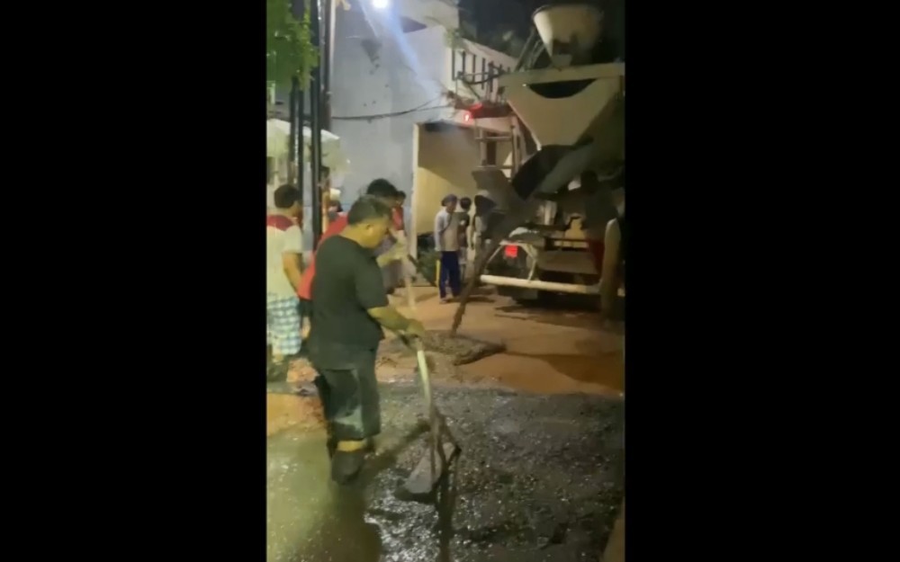 Cerita Ketua RT Berusia 19 Tahun Perbaiki Jalan Rusak dari Anggaran Swadaya Warga