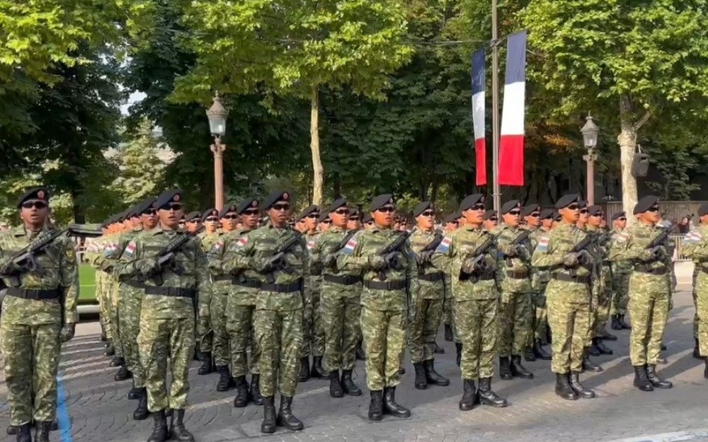 Momen Lagu Indonesia Raya Berkumandang saat TNI-Polri Parade Militer di Bastille Day Paris