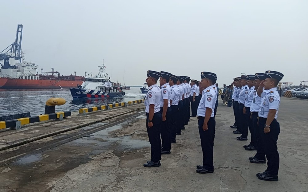 Bakamla Sambut Kedatangan Kapal Coast Guard Singapura yang Bersandar di Jakarta (Bakamla)
