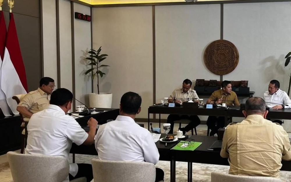 Presiden Prabowo Gelar Ratas di Pangkalan TNI AU Halim, Bahas Stok Pangan-Kopdes Merah Putih
