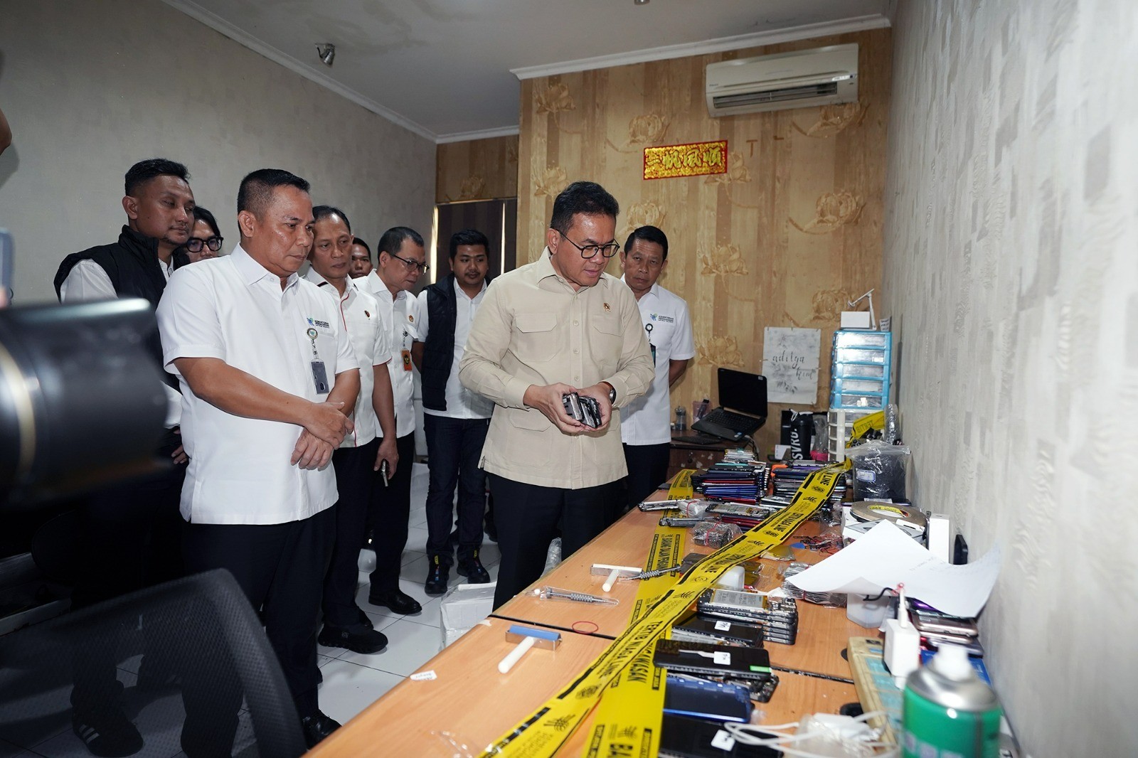 Pabrik HP Rekondisi Ilegal di Cengkareng Bikin Negara Rugi Rp12 Miliar. (Foto Istimewa/Kemendag)