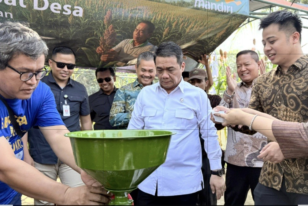Mandiri (BMRI) Perkuat Ekonomi Desa Melalui Budidaya Sorgum di Kabupaten Bogor (FOTO:Dok BMRI)