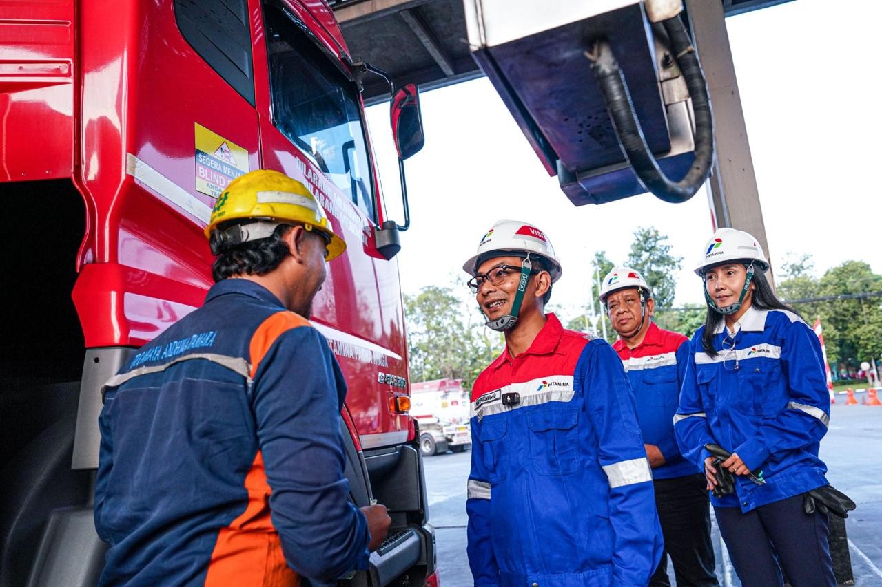 Direktur Pertamina Patra Niaga Pantau Langsung Tambahan Pasokan BBM untuk Jember. (Foto: Inews Media Group)
