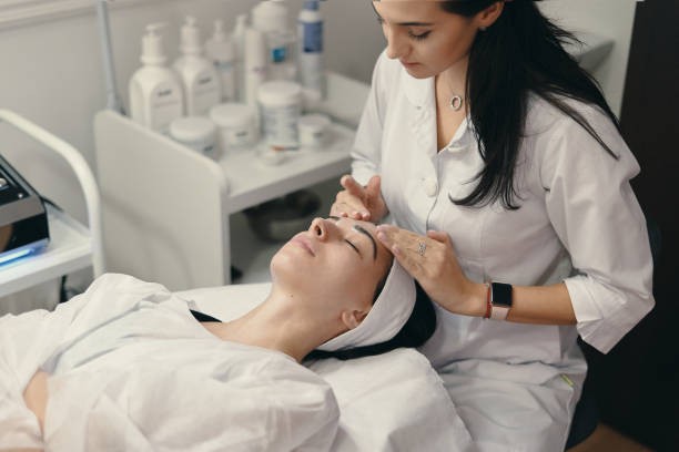  Fakta Unik Pengeluaran Skincare Wanita Usia 25–35)