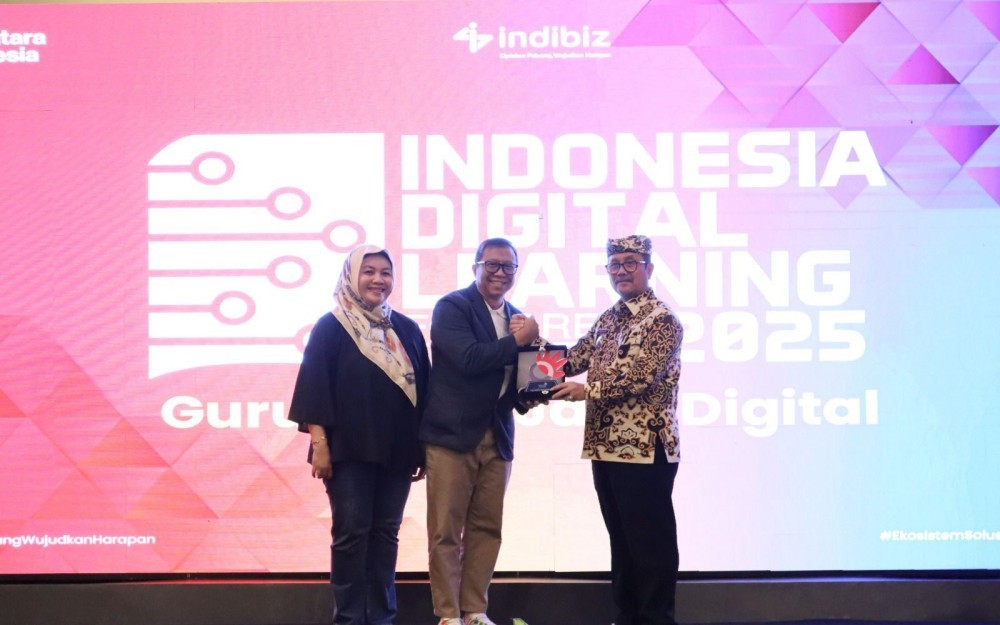 Bupati Cirebon Dukung Telkom Tingkatkan Kecakapan Digital Guru lewat Program IDL 2025 (Telkom)