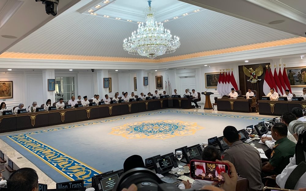 Pimpin Sidang Kabinet 10 Bulan Pemerintahannya, Prabowo Ucapkan Terima Kasih ke Para Menteri (Binti Mufarida/iNews Media Group)