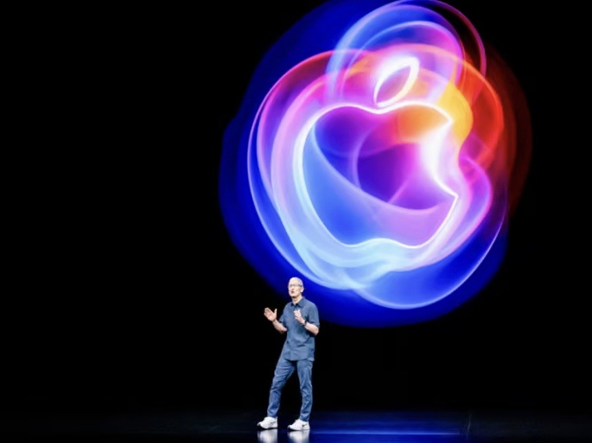 Trump Umumkan Rencana Apple untuk Investasi di Manufaktur AS Selama Empat Tahun (FOTO:Dok Laman The Guardian)