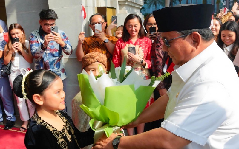 Momen Prabowo Disambut Hangat Diaspora Indonesia saat Kunjungi Singapura. (Foto: BPMI Setpres)