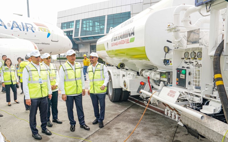Pertamina melakukan penerbangan perdana menggunakan Sustainable Aviation Fuel (SAF) berbahan baku minyak jelantah. (Foto: Dok. Pertamina)