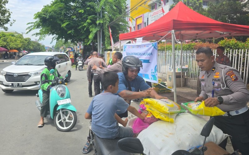 Ringankan Beban Warga, Polisi Salurkan 2 Ton Beras Lewat Gerakan Pangan Murah