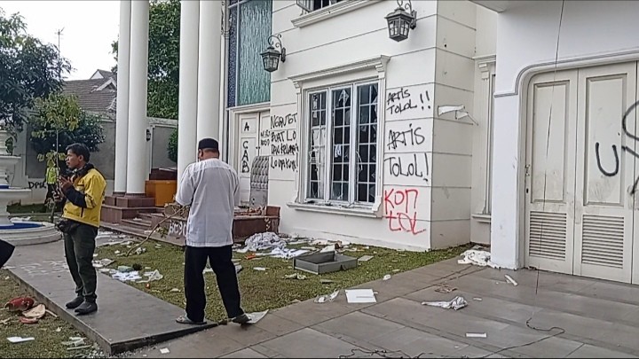 MUI Minta Massa Kembalikan Barang Hasil Jarahan kepada Pemiliknya. (Foto iNews Media Group)