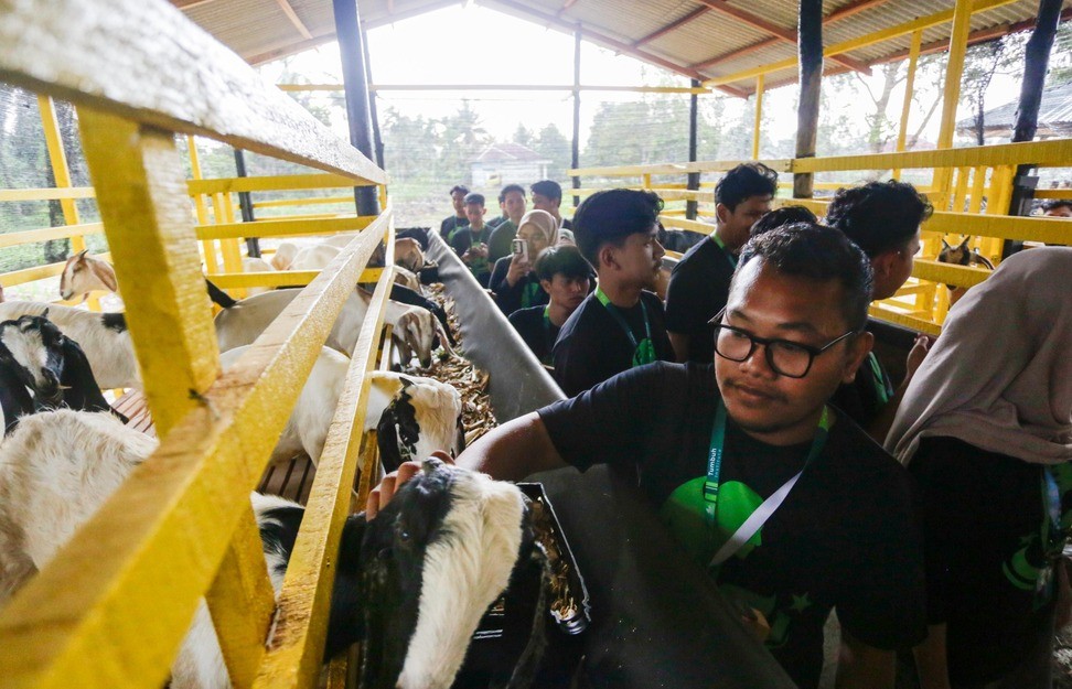 Kunjungi THH, Mahasiswa Green Leadership Academy Tanam Semangat Baru