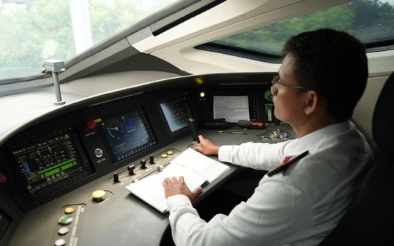 KAI menyatakan, seluruh masinis yang diperbantukan di KCIC kini mengendalikan seluruh perjalanan kereta cepat Whoosh. (Foto: Dok. KAI)