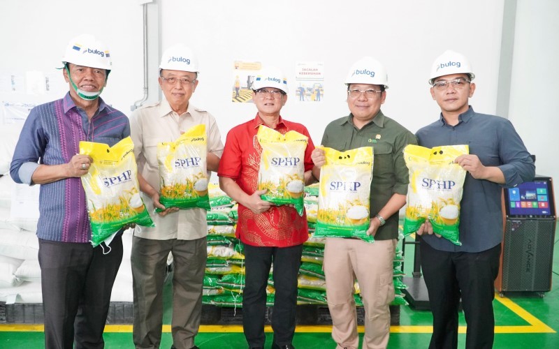 Perum Bulog melaporkan realisasi penyaluran Bantuan Pangan (Banpang) beras untuk alokasi Juni-Juli 2025 menyentuh 363 ribu ton. (Foto: Dok. Bapanas)