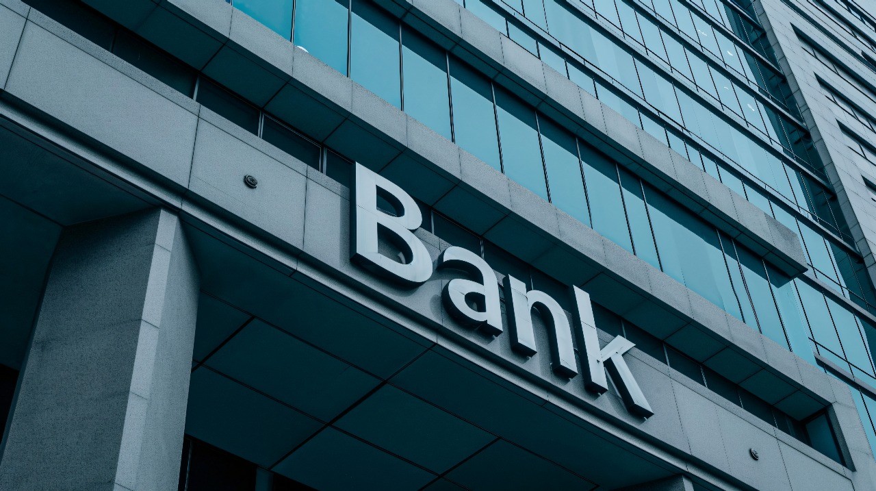 Koreksi Saham Bank Dinilai Berlebihan, Saat Tepat buat Akumulasi? (Foto: Freepik)