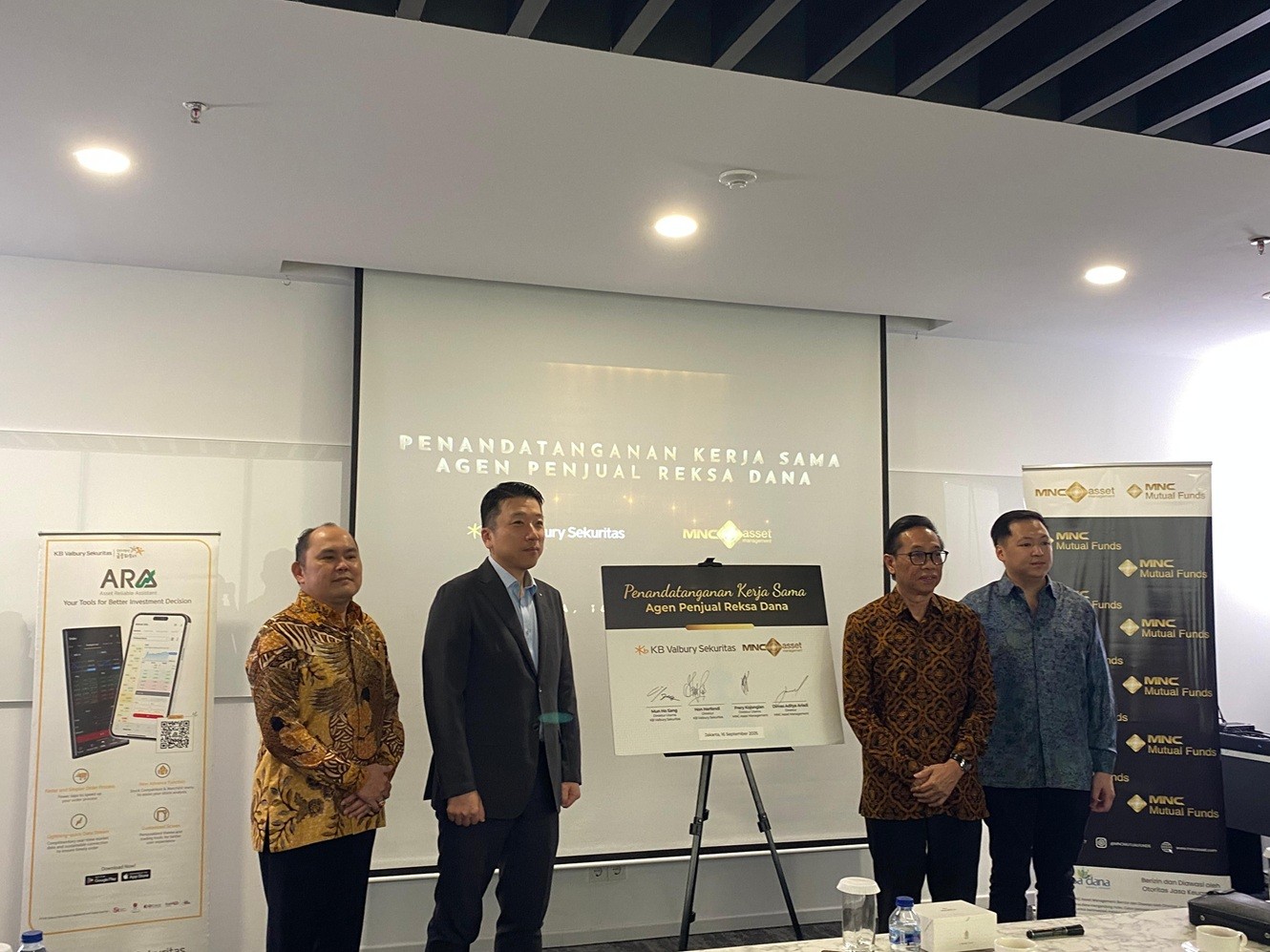 KB Valbury Sekuritas-MNC Asset Management Sepakat Kerja Sama Pasarkan Produk Reksa Dana. (Foto Anggie/IMG)