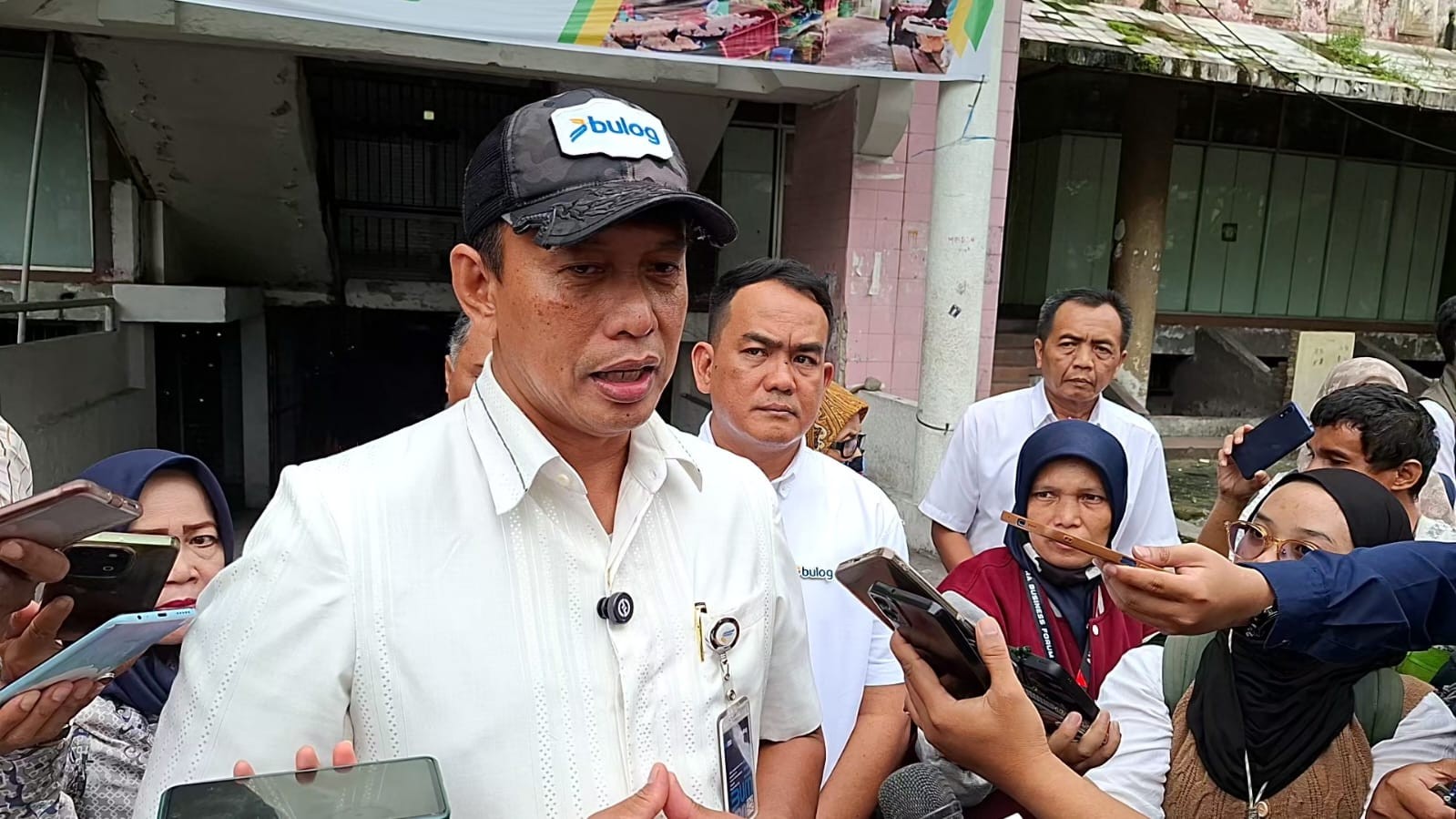 Dirut Bulog Sidak di Pasar Petisah dan Sei Sikambing Medan, Pastikan Penyaluran Beras Lancar (FOTO:Dok Bulog)