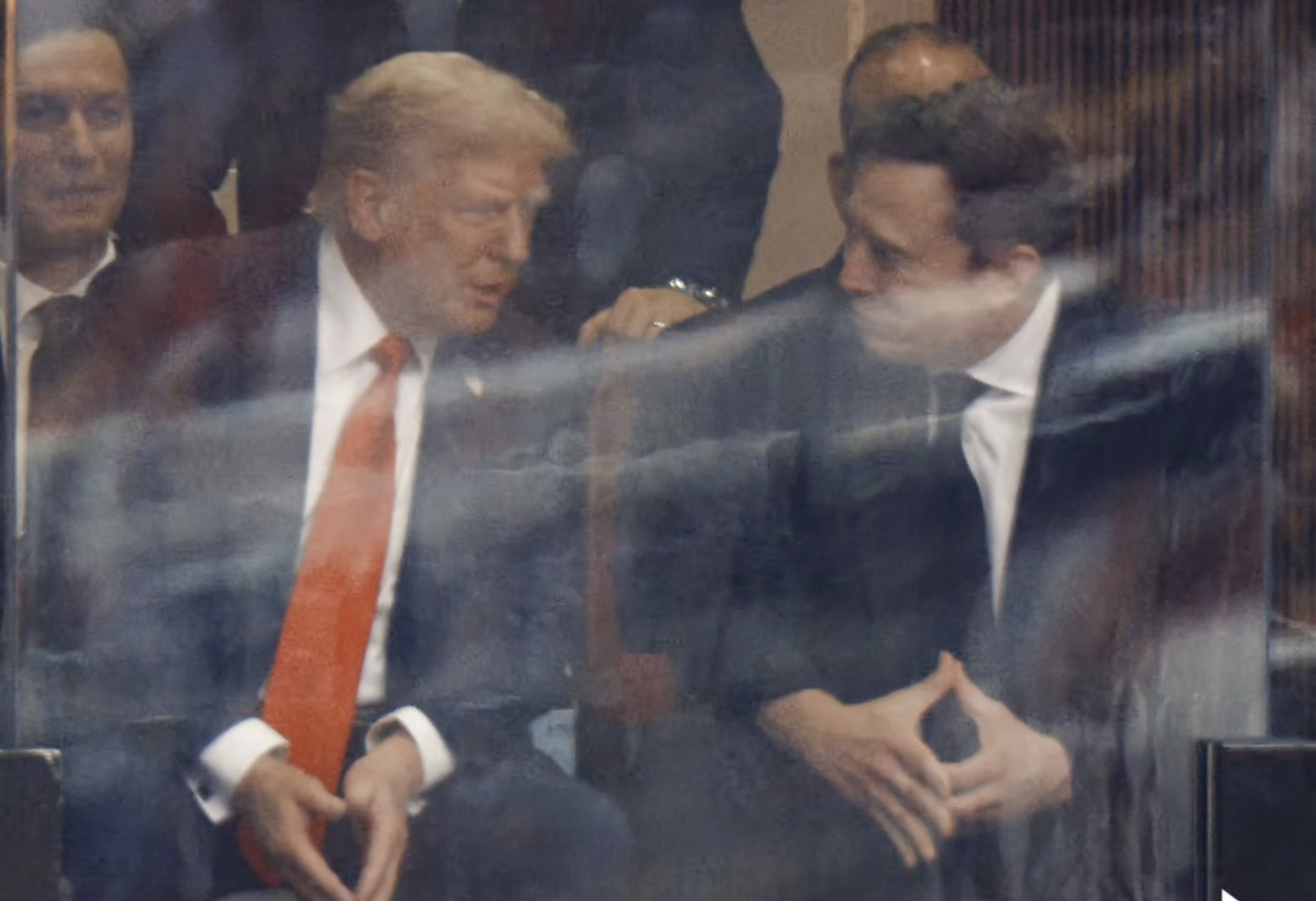Trump dan Elon Musk Kembali Dekat, Bertemu di Acara Peringatan Charlie Kirk. (Foto: X/@elonmusk)