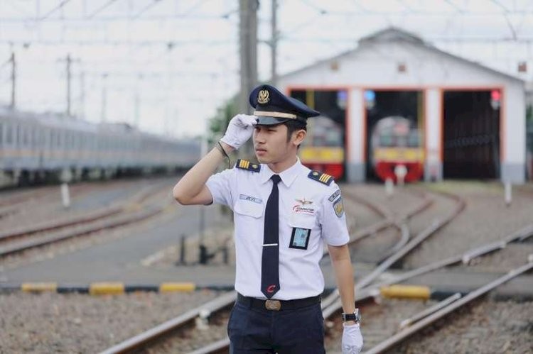 Segini Estimasi Gaji Pegawai KAI, Ada yang Minat? (Foto: Gaji Pegawai KAI)