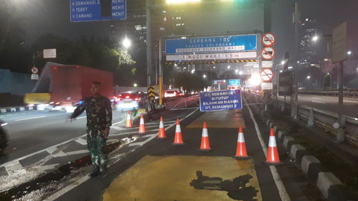 Ada Perbaikan, Jasa Marga Tutup Sementara Tiga Gerbang Tol Dalam Kota Mulai Hari Ini. (Febrina Ratna Iskana)