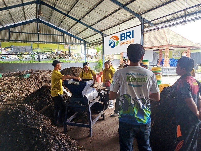 BBRI melakukan Pelatihan Diversifikasi dan Penguatan Mutu Produk Pupuk Kompos di Bali. (foto: BRI Peduli)
