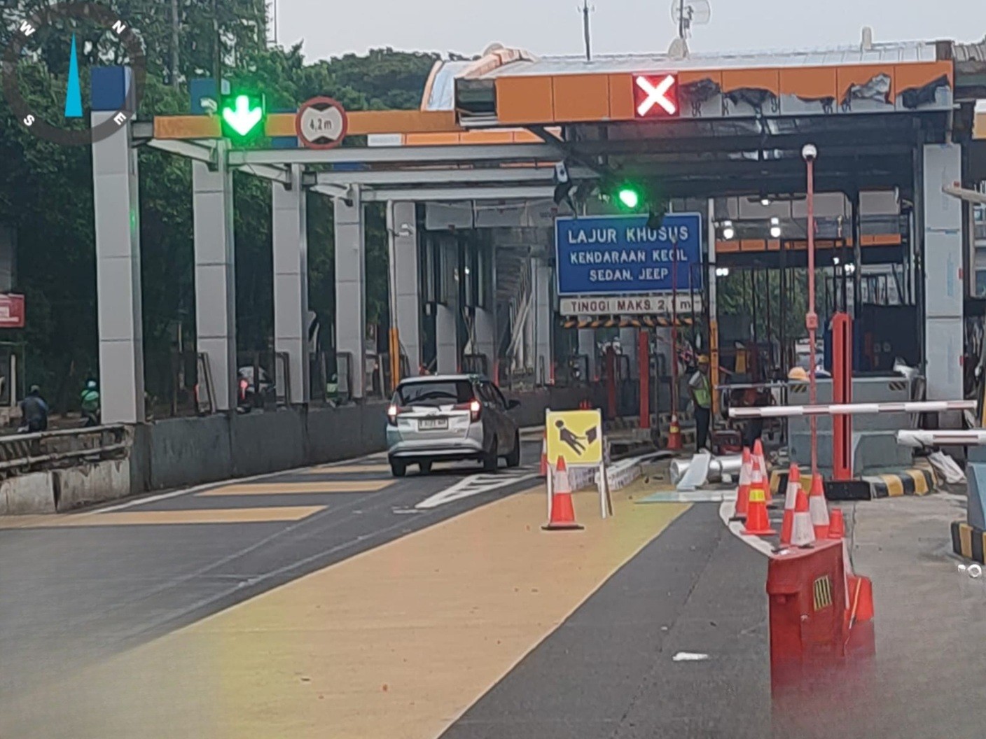 Sebagian Gerbang Tol Dalam Kota Kembali Dibuka usai Macet Parah di Jalan Gatot Subroto. (Foto Istimewa)