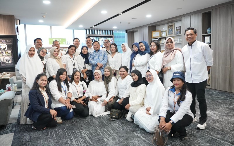 PT Permodalan Nasional Madani (PNM) kembali memberikan apresiasi tertinggi kepada 28 karyawan terbaik dari seluruh cabangnya di Indonesia. (Foto: Dok. PNM)