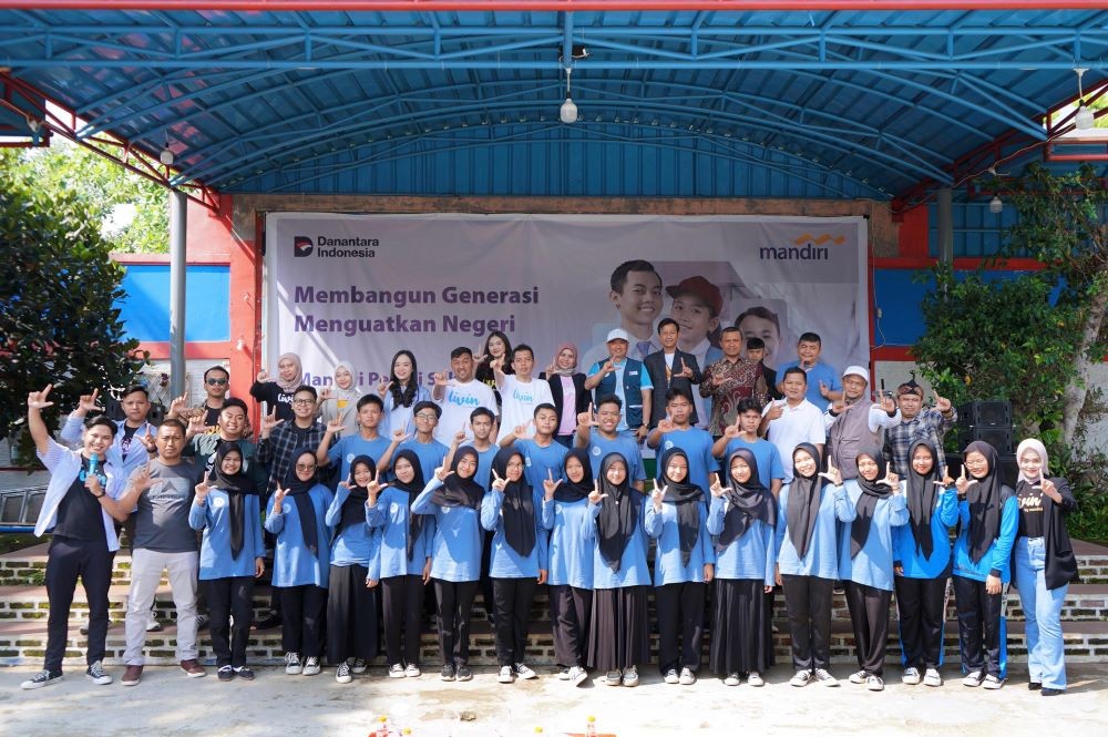 Mandiri Peduli Sekolah Hadirkan Lingkungan Belajar Layak di 27 Lokasi se-Indonesia. Foto: Bank Mandiri.