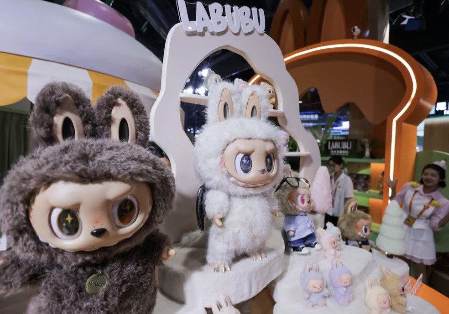 Pembuat Labubu Nyontek Ide Disney untuk Kesuksesan Mainan Viral (FOTO:Dok Laman Reuters)