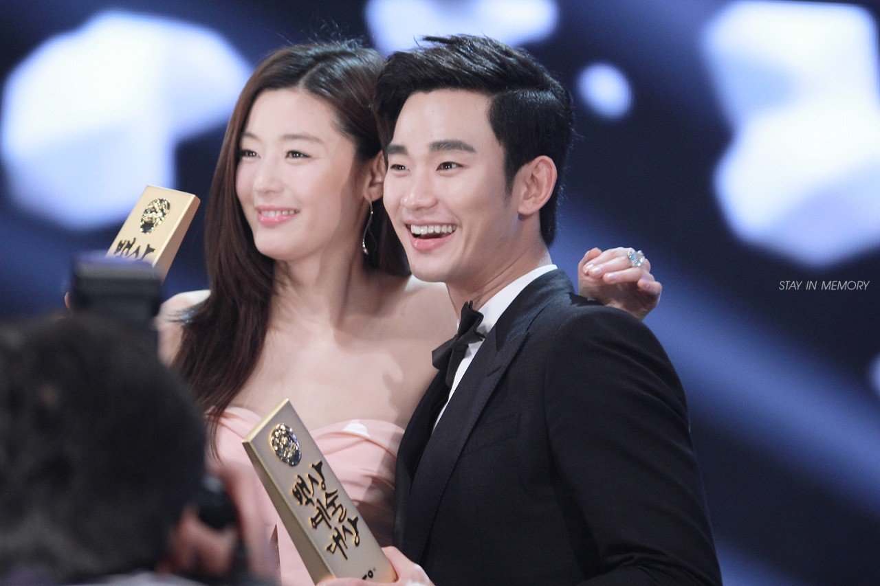 5 Artis Korea dengan Bayaran Termahal, Ada Kim Soo-hyun dan Jun Ji-hyun. (Foto: 5 Artis Korea dengan Bayaran Termahal)