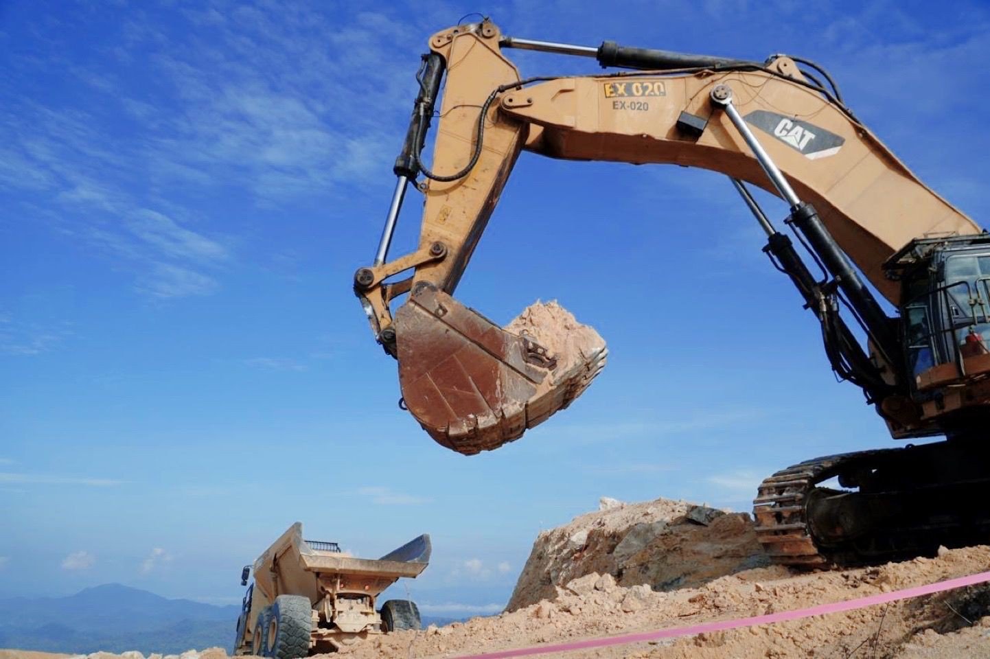 Merdeka Gold (EMAS) Mulai Penambangan Pertama di Proyek Pani. Foto: dok