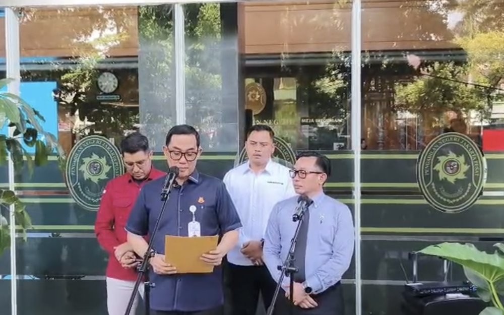 Jaksa Limpahkan Berkas Sembilan Tersangka Kasus Dugaan Korupsi Tata Kelola Minyak (Ari Sandita/iNews Media Group)