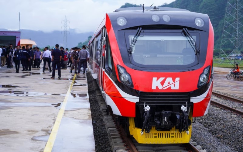 PT Kereta Api Indonesia (Persero) atau KAI menyebut, layanan kereta api (KA) Makassar-Parepare semakin diminati pelanggan. (Foto: Dok. KAI)