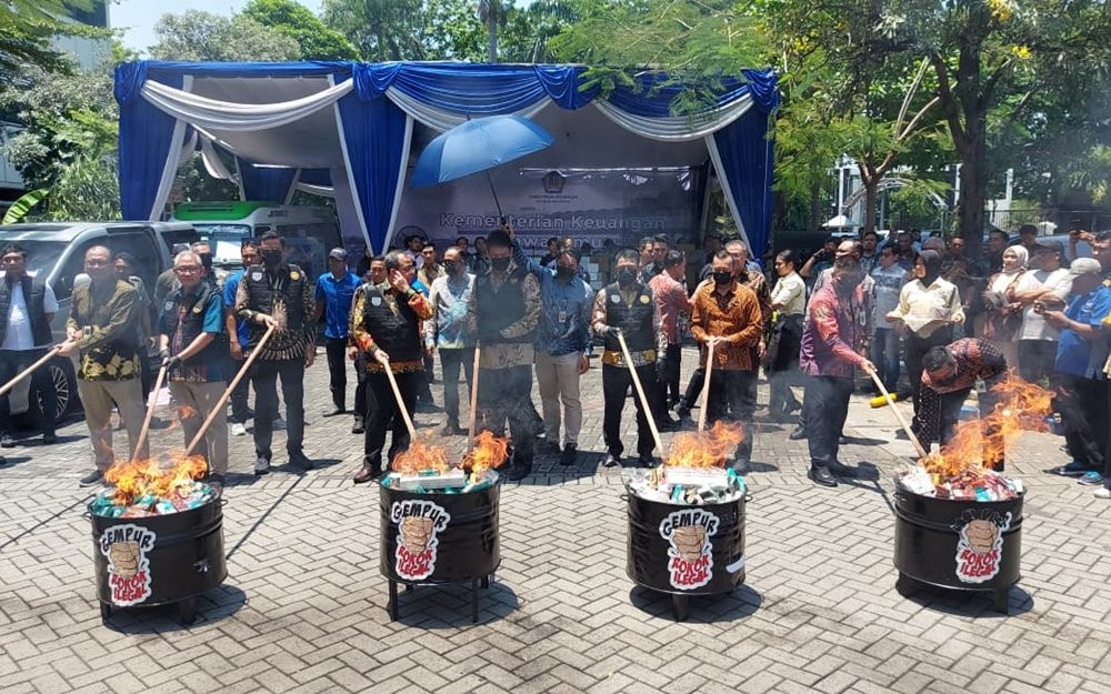 Purbaya Tolak Musnahkan Rokok Ilegal, Pilih Siapkan Kawasan Industri Rokok untuk Bina Pelaku (Anggie Ariesta/iNews Media Group)
