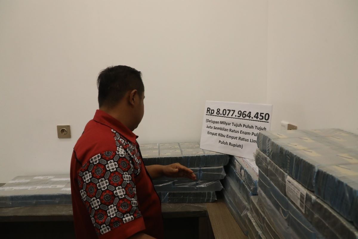 KPK Setor Rp8 Miliar ke Kas Negara Hasil Lelang Barang Rampasan Koruptor. (Foto: Dok.KPK)