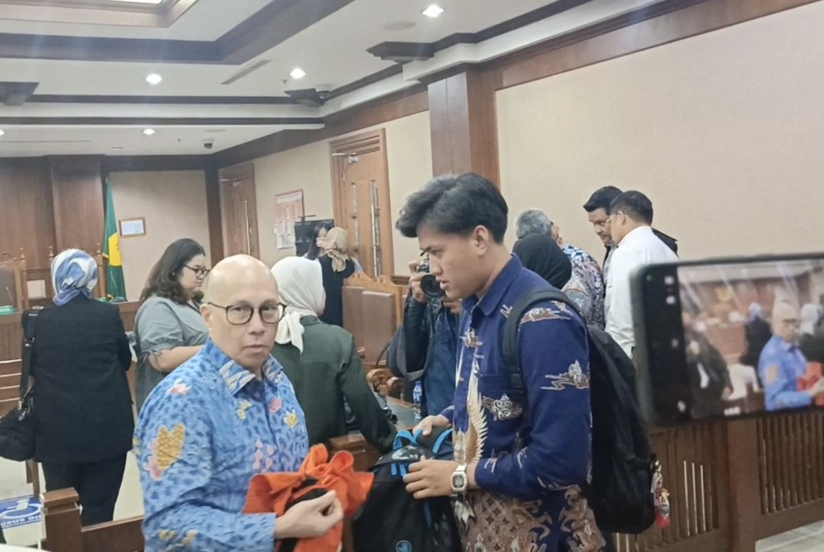 Eks Dirut Taspen Antonius Kosasih Divonis 10 Tahun Penjara dan Denda Rp500 Juta. (Foto: Nur Khabibi/Inews Media Group)