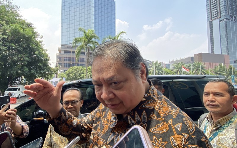 Para lulusan baru (fresh graduate) calon peserta kesulitan mengakses laman pendaftaran program Magang Nasional. (Foto: iNews Media/Anggie Ariesta)