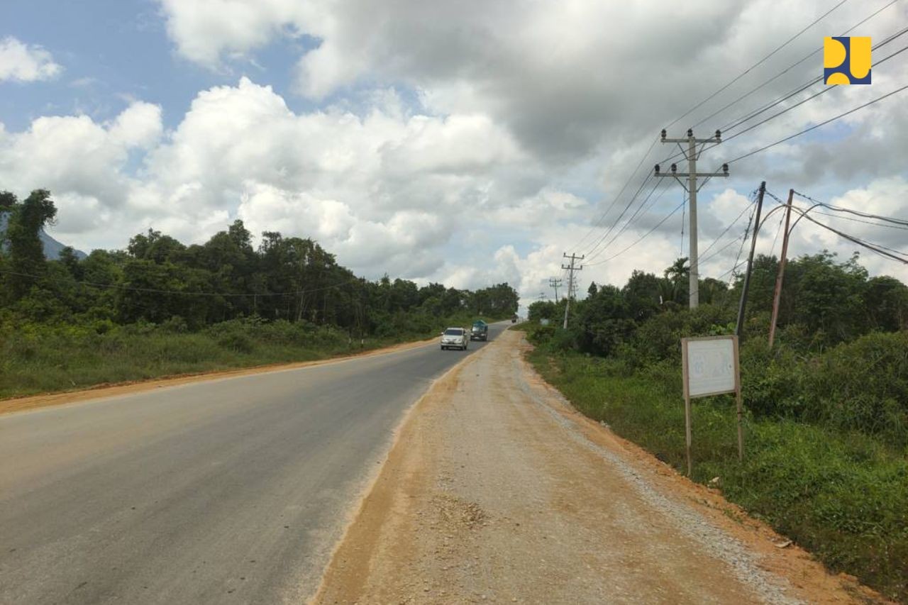 Kementerian PU Kucurkan Rp13,08 Miliar untuk Perbaikan Jalan di Kabupaten Sintang (FOTO:Dok KemenPU)