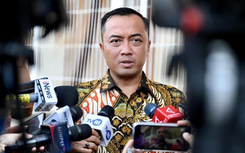 Presiden Prabowo Subianto menerima laporan soal minat penerbitan  Patriot Bond yang diikuti oleh sejumlah konglomerat besar. (Foto: Dok. Setneg)