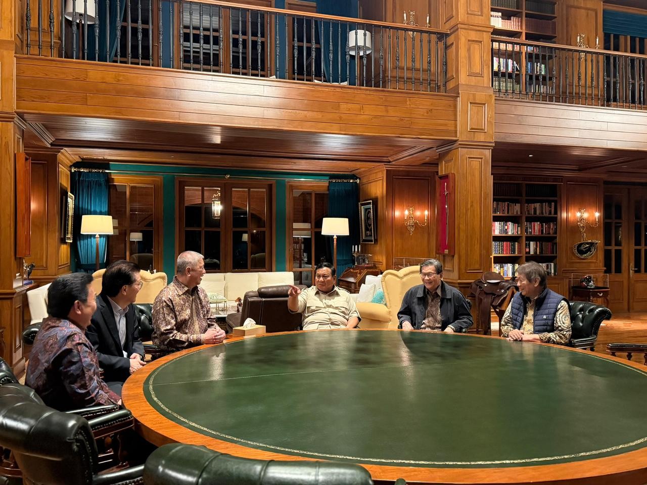 Prabowo Tekankan Pentingnya Indonesia Incorporated saat Bertemu Lima Pengusaha Besar. (Foto: iNews Media Group)