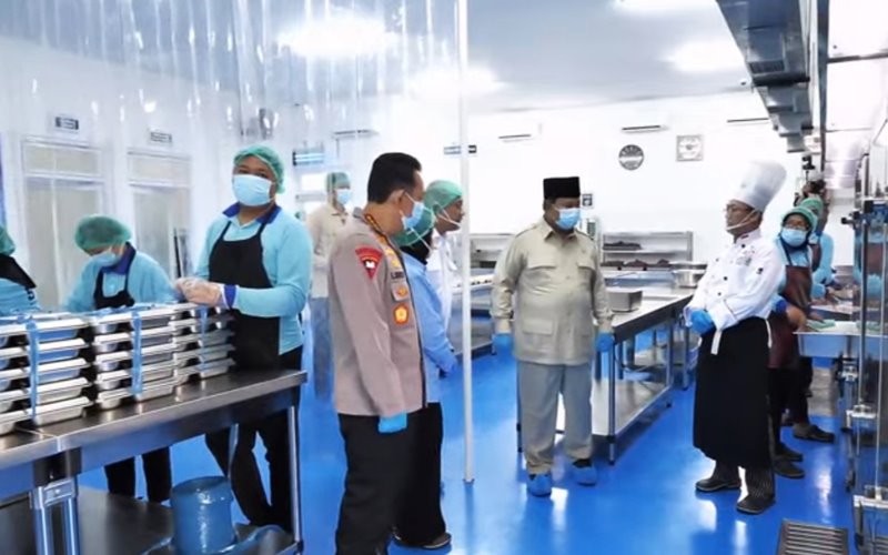 Presiden Prabowo Kagum SPPG Polri Pakai Alat Tes Formalin hingga Sianida