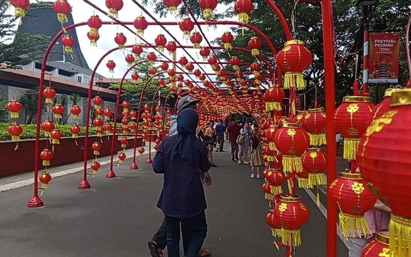 Taman Mini Indonesia Indah (TMII) menyemarakkan Hari Raya Imlek dengan menghadirkan budaya dan kuliner khas China. (Foto: iNews Media/Jonathan Simanjuntak)